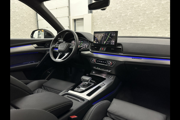 Audi Q5 55 367pk Competition RS Leder | ACC | Panorama | Lane Assist | 21" | Sfeerverlichting | Camera | Carplay | Stuurwielverwarming | Black Optic | Draadloos laden | Sportstoelen | 91000,= Nw.Pr. | 10-2024 | 23dkm! | Fabr. Garantie.