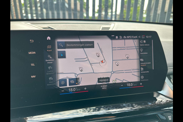 BMW iX1 xDrive30 Launch Edition 67 kWh | M-Pakket | Trekhaak | Camera | Leer | NL-Auto |
