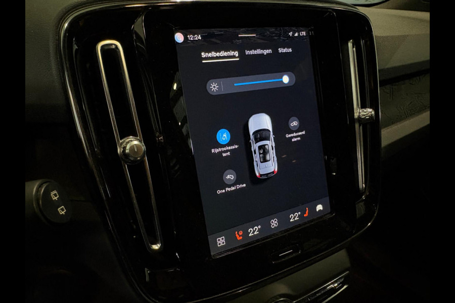 Volvo XC40 Aut. AWD Recharge Twin Plus ACC Stoelverwarming Parkeercamera 78kWh 408pk