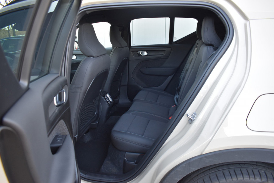 Volvo EX40 Extended Range Business edition 82 kWh | ACC | Blis | Climate pack | Camera | 19 "LMV