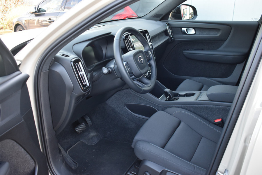 Volvo EX40 Extended Range Business edition 82 kWh | ACC | Blis | Climate pack | Camera | 19 "LMV