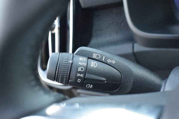Volvo EX40 Extended Range Business edition 82 kWh | ACC | Blis | Climate pack | Camera | 19 "LMV