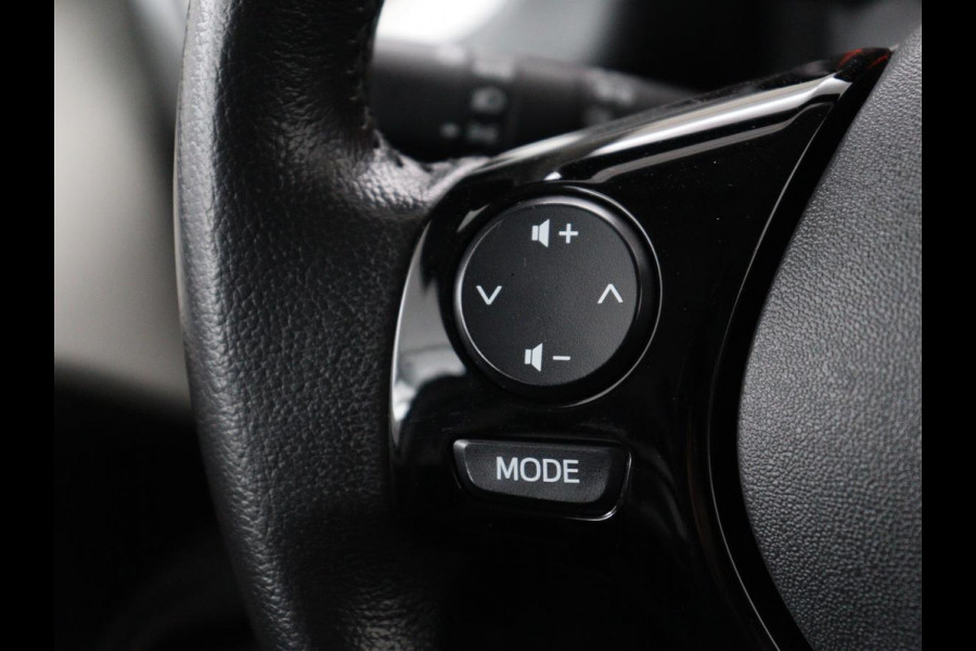 Toyota Aygo 1.0 VVT-i x-joy | Carplay | Camera | Cruise control | Climate control | Bluetooth | DAB