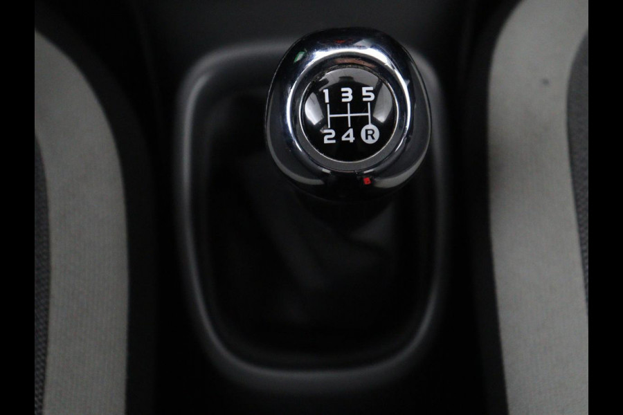 Toyota Aygo 1.0 VVT-i x-joy | Carplay | Camera | Cruise control | Climate control | Bluetooth | DAB