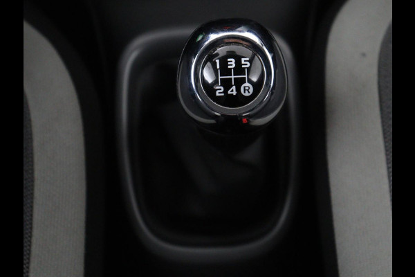 Toyota Aygo 1.0 VVT-i x-joy | Carplay | Camera | Cruise control | Climate control | Bluetooth | DAB