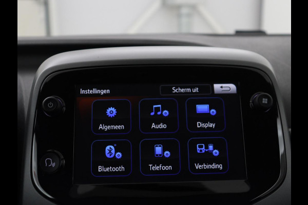 Toyota Aygo 1.0 VVT-i x-joy | Carplay | Camera | Cruise control | Climate control | Bluetooth | DAB