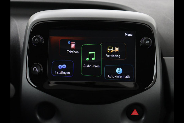 Toyota Aygo 1.0 VVT-i x-joy | Carplay | Camera | Cruise control | Climate control | Bluetooth | DAB