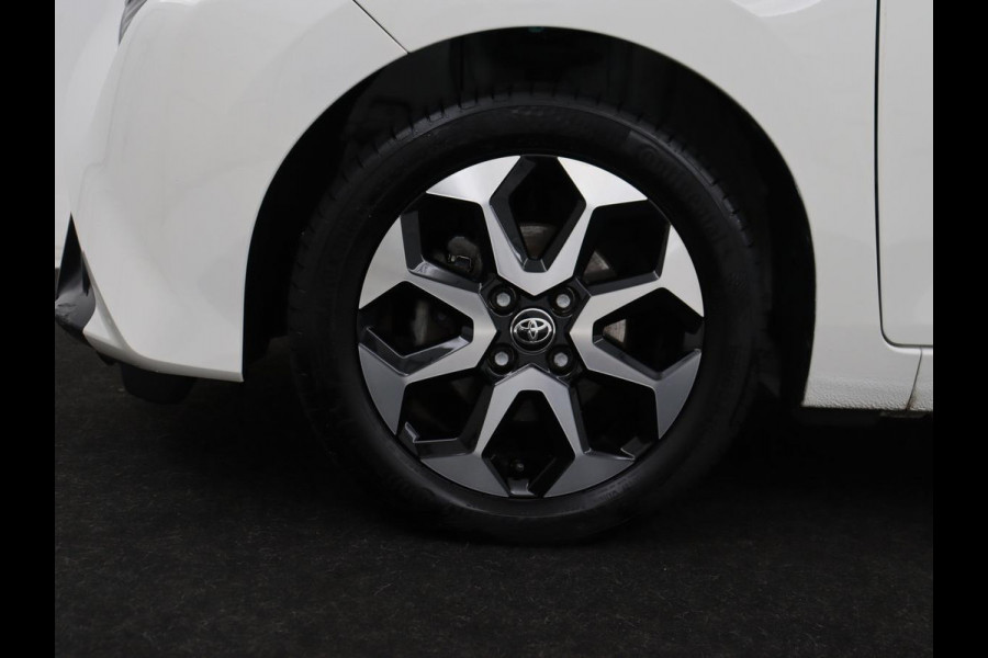 Toyota Aygo 1.0 VVT-i x-joy | Carplay | Camera | Cruise control | Climate control | Bluetooth | DAB