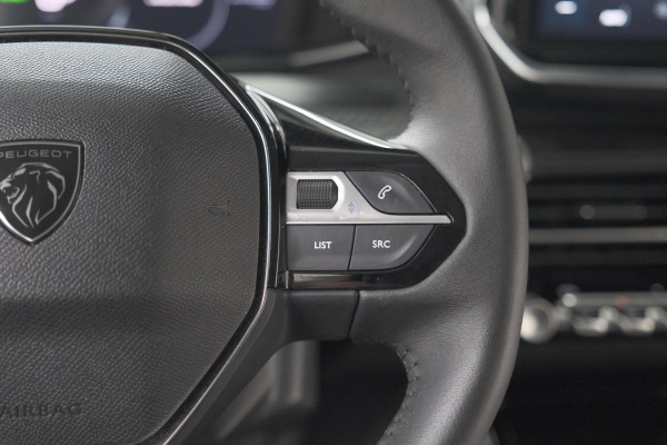 Peugeot e-208 EV Allure 50 kWh | 97,3% SOH | 11 KW Laadfunctie | Adaptieve Cruise Control |  Parkeersensoren | Apple Carplay