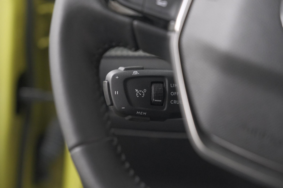 Peugeot e-208 EV Allure 50 kWh | 97,3% SOH | 11 KW Laadfunctie | Adaptieve Cruise Control |  Parkeersensoren | Apple Carplay
