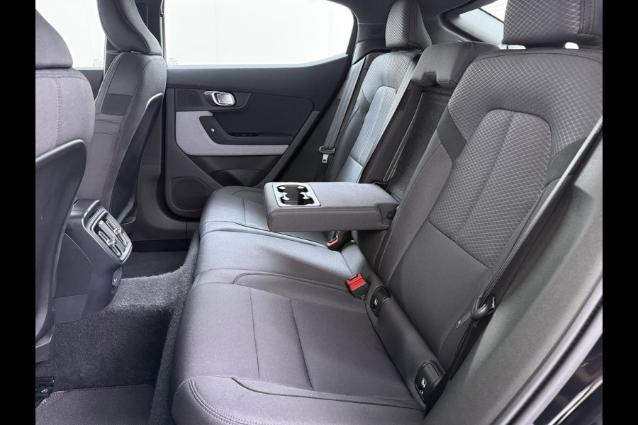 Polestar 2 Long Range Single Motor 78kWh SOH 91,8% Navi Elek.Stoelen+Verwarmd+Memory Elek.Achterklep Camera Apple Carplay Android Auto Pdc Keyless Lmv Led Isofix Cruise Control DAB Rijstrooksensor WiFi Uitwijk assistent 1e Eigenaar Origineel Nederlandse Auto