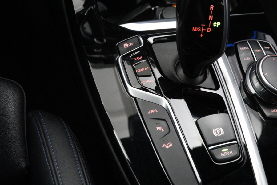 BMW X3 xDrive30e 293 PK High Executive M-Sport PHEV, Leder-Alcantara, Trekhaak, Adap. Cruise Control