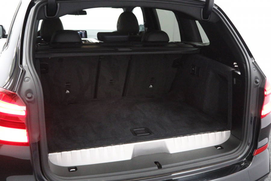 BMW X3 xDrive30e 293 PK High Executive M-Sport PHEV, Leder-Alcantara, Trekhaak, Adap. Cruise Control