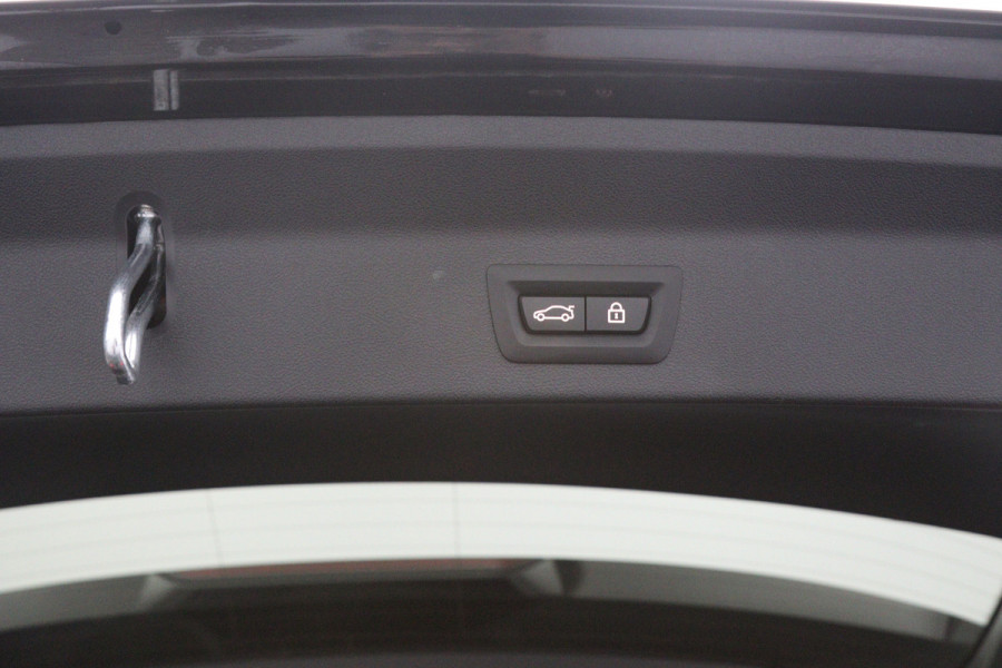 BMW X3 xDrive30e 293 PK High Executive M-Sport PHEV, Leder-Alcantara, Trekhaak, Adap. Cruise Control