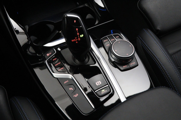 BMW X3 xDrive30e 293 PK High Executive M-Sport PHEV, Leder-Alcantara, Trekhaak, Adap. Cruise Control