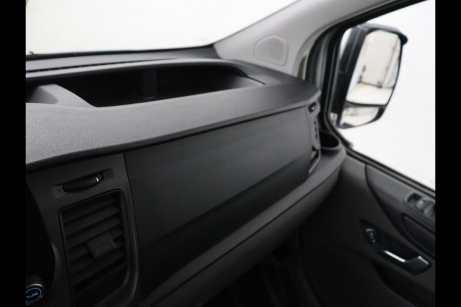 Ford Transit Custom 340 2.0 TDCI L1H2 Trend | 3 zitplaatsen | Stoelverwarming | Voorruitverwarming | Camera | PDC voor/ achter | Full LED |