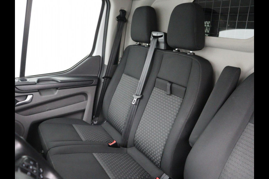 Ford Transit Custom 340 2.0 TDCI L1H2 Trend | 3 zitplaatsen | Stoelverwarming | Voorruitverwarming | Camera | PDC voor/ achter | Full LED |