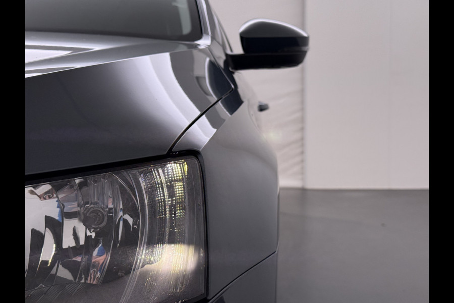 Škoda Octavia 1.0TSI 116PK Stoelverwarming Trekhaak Apple Carplay Android Auto Navi Ecc Cruise Control Pdc Lmv 17" Led WLAN Bluetooth Isofix Dealeronderhouden 1.300KG Trekgewicht 1e Eigenaar Origineel Nederlandse Auto