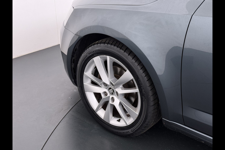 Škoda Octavia 1.0TSI 116PK Stoelverwarming Trekhaak Apple Carplay Android Auto Navi Ecc Cruise Control Pdc Lmv 17" Led WLAN Bluetooth Isofix Dealeronderhouden 1.300KG Trekgewicht 1e Eigenaar Origineel Nederlandse Auto