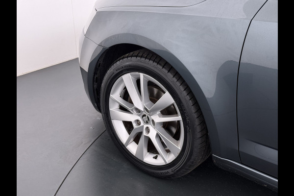 Škoda Octavia 1.0TSI 116PK Stoelverwarming Trekhaak Apple Carplay Android Auto Navi Ecc Cruise Control Pdc Lmv 17" Led WLAN Bluetooth Isofix Dealeronderhouden 1.300KG Trekgewicht 1e Eigenaar Origineel Nederlandse Auto