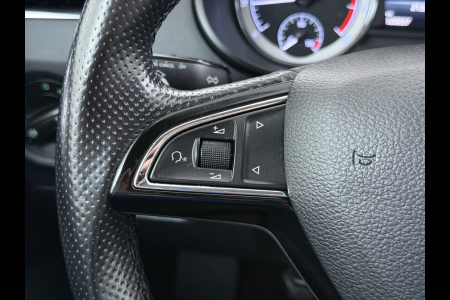 Škoda Octavia 1.0TSI 116PK Stoelverwarming Trekhaak Apple Carplay Android Auto Navi Ecc Cruise Control Pdc Lmv 17" Led WLAN Bluetooth Isofix Dealeronderhouden 1.300KG Trekgewicht 1e Eigenaar Origineel Nederlandse Auto