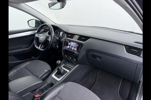 Škoda Octavia 1.0TSI 116PK Stoelverwarming Trekhaak Apple Carplay Android Auto Navi Ecc Cruise Control Pdc Lmv 17" Led WLAN Bluetooth Isofix Dealeronderhouden 1.300KG Trekgewicht 1e Eigenaar Origineel Nederlandse Auto