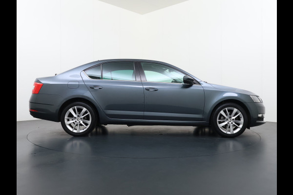 Škoda Octavia 1.0TSI 116PK Stoelverwarming Trekhaak Apple Carplay Android Auto Navi Ecc Cruise Control Pdc Lmv 17" Led WLAN Bluetooth Isofix Dealeronderhouden 1.300KG Trekgewicht 1e Eigenaar Origineel Nederlandse Auto