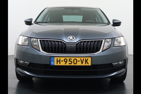 Škoda Octavia 1.0TSI 116PK Stoelverwarming Trekhaak Apple Carplay Android Auto Navi Ecc Cruise Control Pdc Lmv 17" Led WLAN Bluetooth Isofix Dealeronderhouden 1.300KG Trekgewicht 1e Eigenaar Origineel Nederlandse Auto