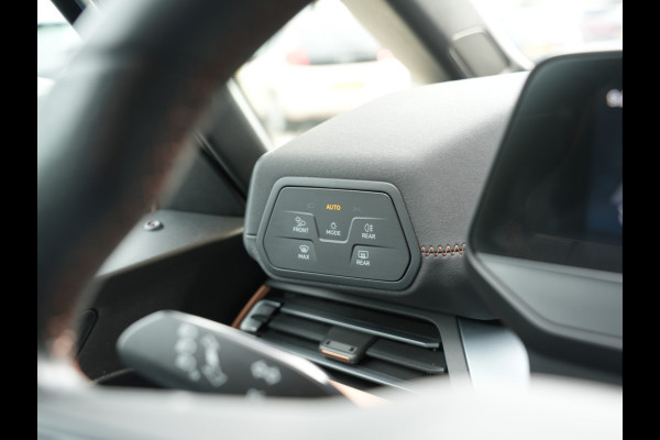 CUPRA Born Adrenaline One 62 kWh SOH91% | Stoel&Stuurverwarming | Apple Carplay | Draadloze telefoonoplader |