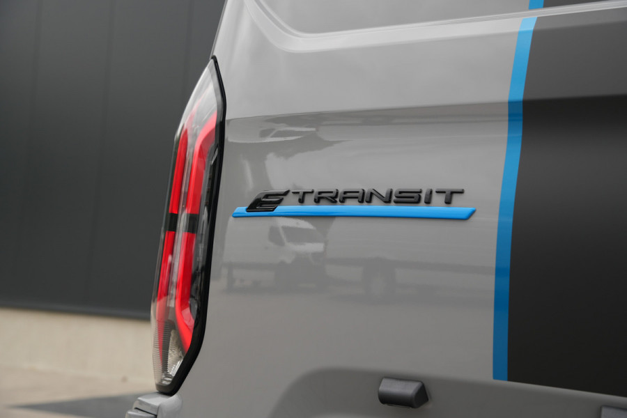 Ford E-Transit Custom 340 L2H1 Sport 71 kWh 218pk - 2x Schuif - ACC - B&O - Navi - Stoel/Stuurverwarming - 360 Camera - Blindspot - Rijklaar