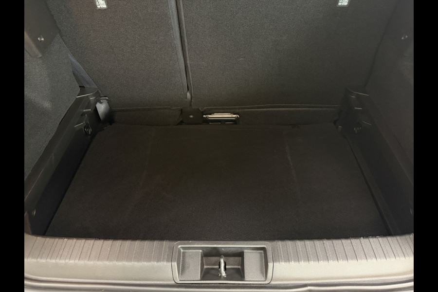Renault Captur 1.3 TCe 155 Edition One | Groot Navi | Pano | Bose | 360 | Stoel & Stuur verwarming | 18" | 100% Dealer onderhouden!