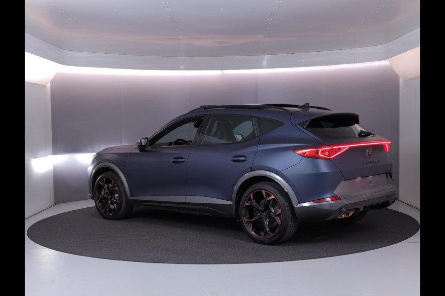 CUPRA Formentor 1.4 e-Hybrid VZ Copper Edition 245 pk | Schaalstoelen | SOH 93%| Panoramadak | Parkeersensoren (Park assist) | Achteruitrijcamera | Lederen bekleding | Stoelverwarming |