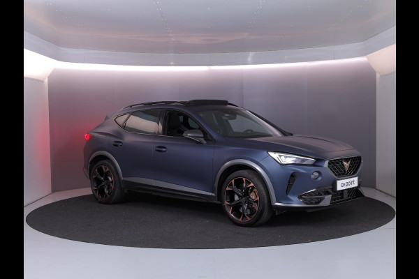 CUPRA Formentor 1.4 e-Hybrid VZ Copper Edition 245 pk | Schaalstoelen | SOH 93%| Panoramadak | Parkeersensoren (Park assist) | Achteruitrijcamera | Lederen bekleding | Stoelverwarming |