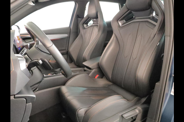 CUPRA Formentor 1.4 e-Hybrid VZ Copper Edition 245 pk | Schaalstoelen | SOH 93%| Panoramadak | Parkeersensoren (Park assist) | Achteruitrijcamera | Lederen bekleding | Stoelverwarming |
