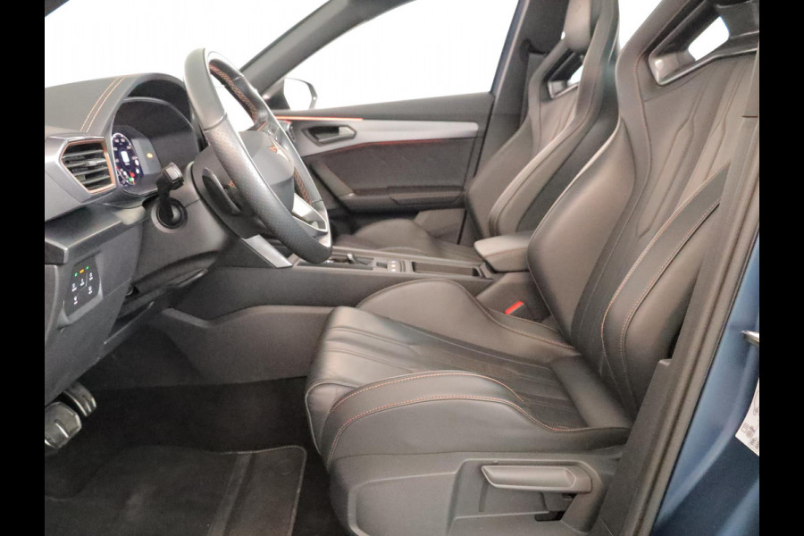 CUPRA Formentor 1.4 e-Hybrid VZ Copper Edition 245 pk | Schaalstoelen | SOH 93%| Panoramadak | Parkeersensoren (Park assist) | Achteruitrijcamera | Lederen bekleding | Stoelverwarming |