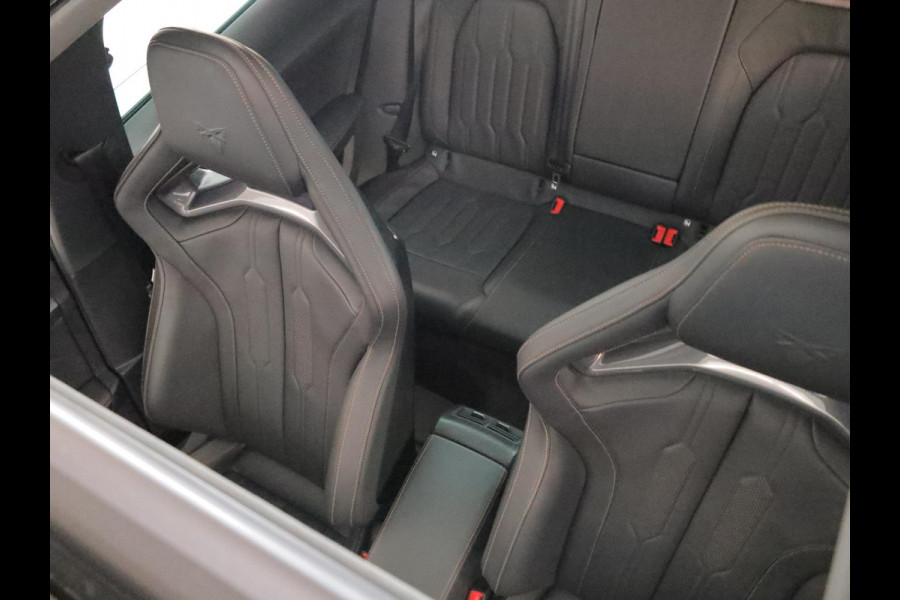 CUPRA Formentor 1.4 e-Hybrid VZ Copper Edition 245 pk | Schaalstoelen | SOH 93%| Panoramadak | Parkeersensoren (Park assist) | Achteruitrijcamera | Lederen bekleding | Stoelverwarming |