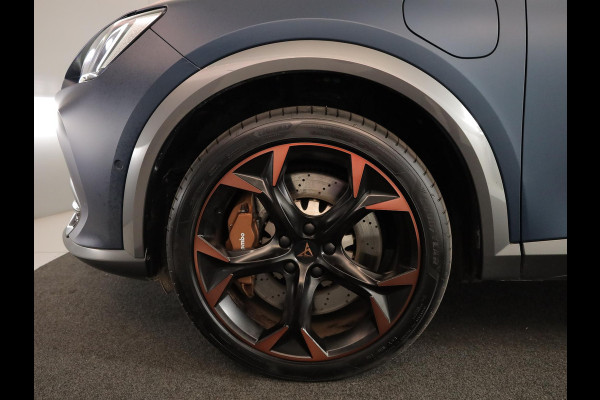 CUPRA Formentor 1.4 e-Hybrid VZ Copper Edition 245 pk | Schaalstoelen | SOH 93%| Panoramadak | Parkeersensoren (Park assist) | Achteruitrijcamera | Lederen bekleding | Stoelverwarming |