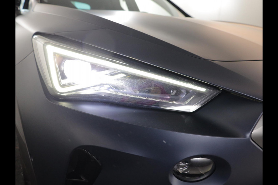 CUPRA Formentor 1.4 e-Hybrid VZ Copper Edition 245 pk | Schaalstoelen | SOH 93%| Panoramadak | Parkeersensoren (Park assist) | Achteruitrijcamera | Lederen bekleding | Stoelverwarming |
