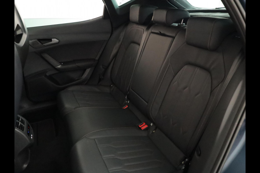CUPRA Formentor 1.4 e-Hybrid VZ Copper Edition 245 pk | Schaalstoelen | SOH 93%| Panoramadak | Parkeersensoren (Park assist) | Achteruitrijcamera | Lederen bekleding | Stoelverwarming |