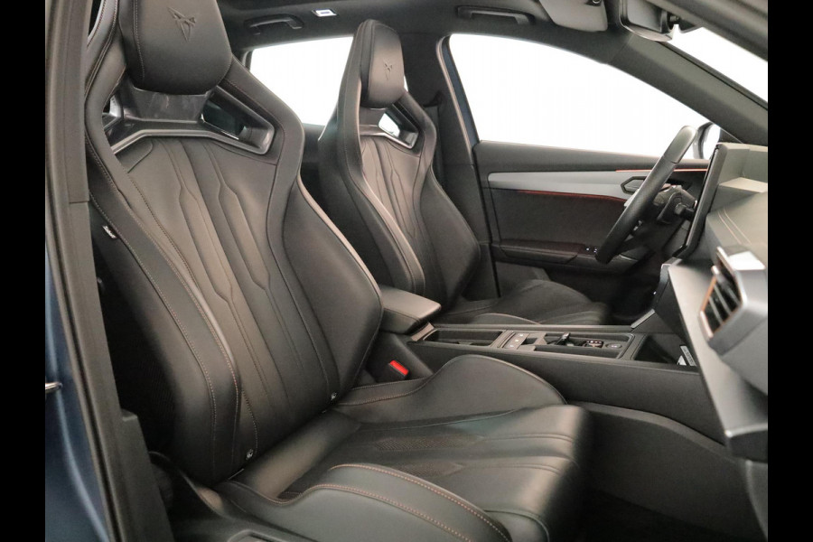 CUPRA Formentor 1.4 e-Hybrid VZ Copper Edition 245 pk | Schaalstoelen | SOH 93%| Panoramadak | Parkeersensoren (Park assist) | Achteruitrijcamera | Lederen bekleding | Stoelverwarming |