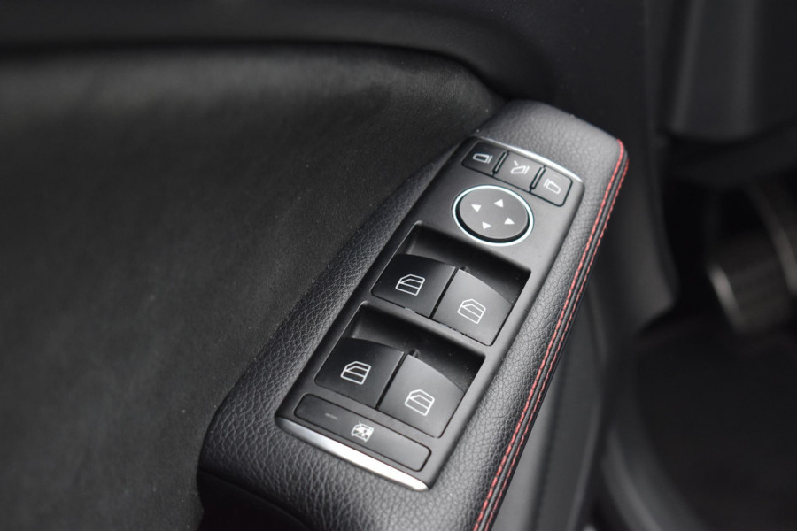 Mercedes-Benz GLA 180 Business Solution AMG Pano Keyless Camera