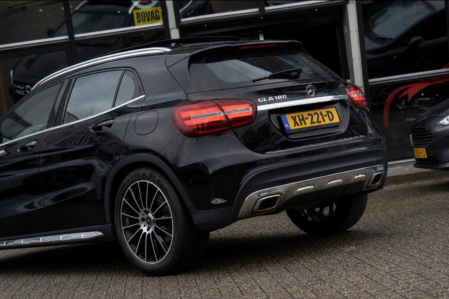 Mercedes-Benz GLA 180 Business Solution AMG Pano Keyless Camera