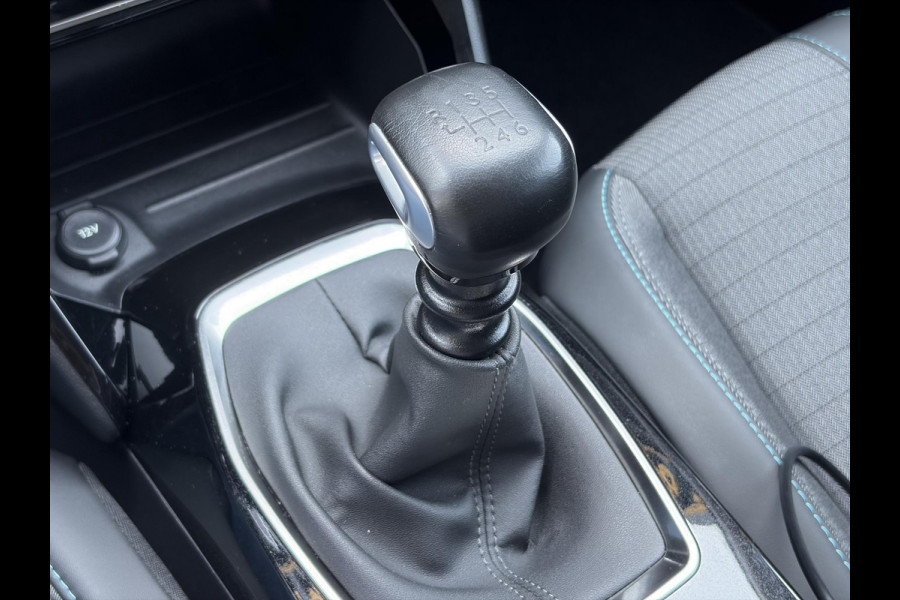 Peugeot 208 1.2 PureTech Allure Carplay,Camera,6 Bak,Stoelverw-Koeling,D-riem vv in 2025,Pdc,Clima,Cruise,Lm velgen,N.A.P,Rijstrooksensor,Nieuwe Apk bij Aflevering