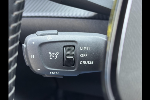 Peugeot 208 1.2 PureTech Allure Carplay,Camera,6 Bak,Stoelverw-Koeling,D-riem vv in 2025,Pdc,Clima,Cruise,Lm velgen,N.A.P,Rijstrooksensor,Nieuwe Apk bij Aflevering