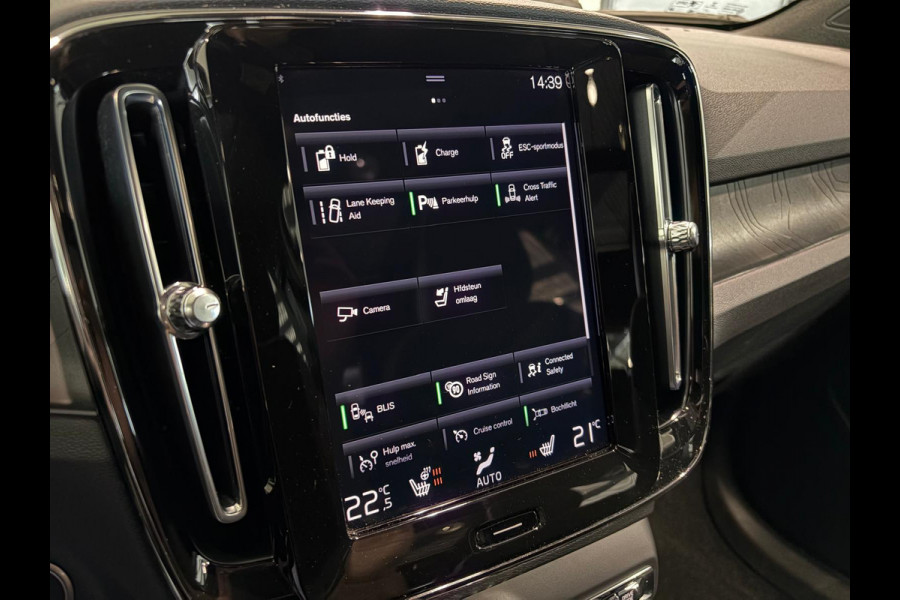 Volvo XC40 T4 Aut. Plug-in Hybrid Ultimate Dark ACC Stoelverwarming Parkeercamera 211pk