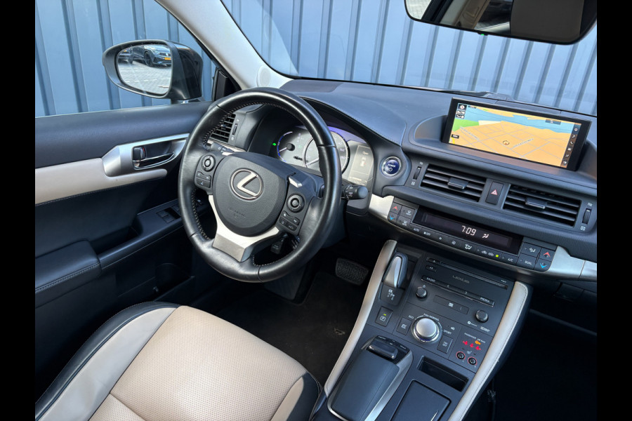 Lexus CT 200h Business Line Pro | Camera | Stoelverwarming | Leder | Bi-Tone | Keyless | Prijs Rijklaar!!