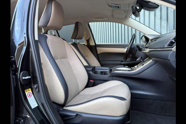 Lexus CT 200h Business Line Pro | Camera | Stoelverwarming | Leder | Bi-Tone | Keyless | Prijs Rijklaar!!