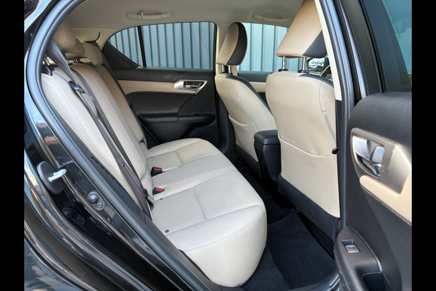 Lexus CT 200h Business Line Pro | Camera | Stoelverwarming | Leder | Bi-Tone | Keyless | Prijs Rijklaar!!