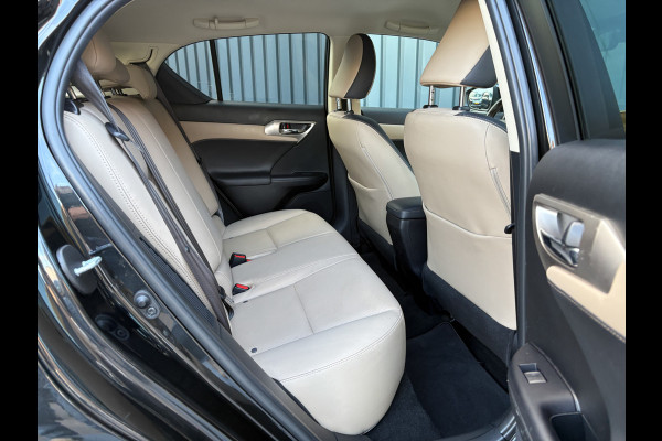 Lexus CT 200h Business Line Pro | Camera | Stoelverwarming | Leder | Bi-Tone | Keyless | Prijs Rijklaar!!