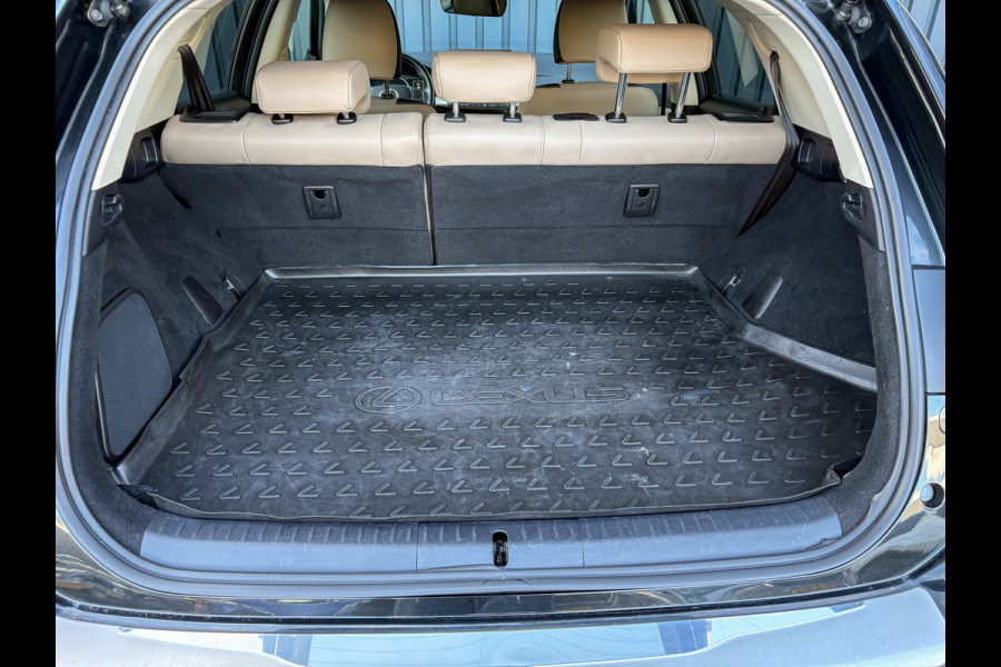Lexus CT 200h Business Line Pro | Camera | Stoelverwarming | Leder | Bi-Tone | Keyless | Prijs Rijklaar!!